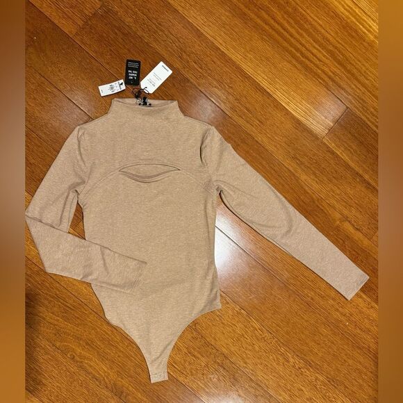 NWT Express Body Contour Oatmeal Brown High Neck Long Sleeve Thong Bodysuit Sz S - Picture 1 of 7